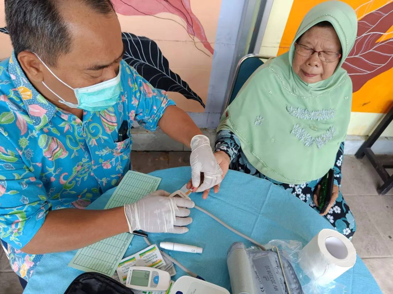 Mensos Risma Instruksikan Peningkatan Kualitas Pelayanan Lansia