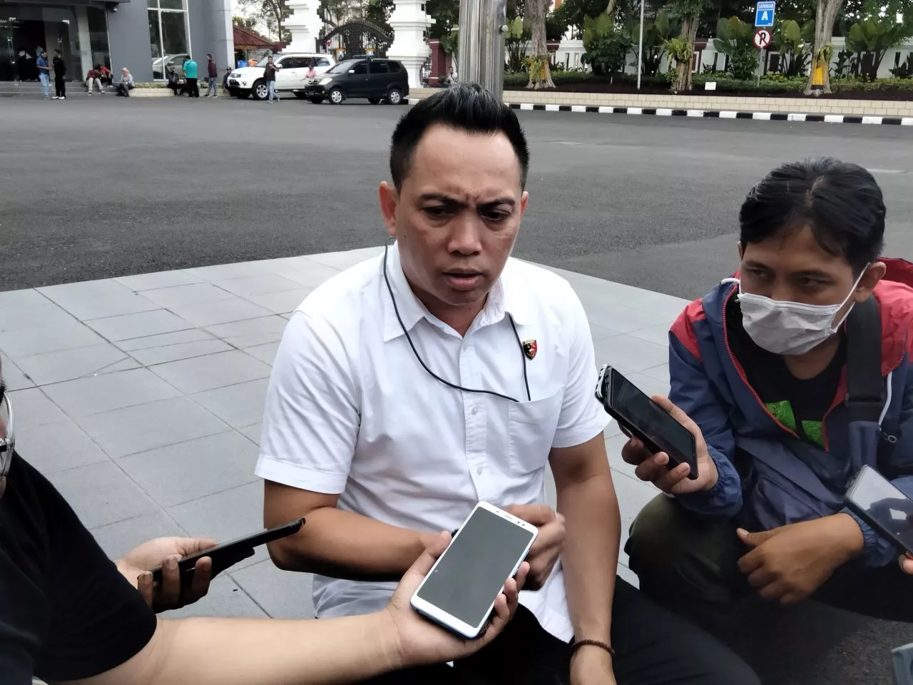 Ini Oknum Pejabat Satpol PP Surabaya Penjual Barang-barang Hasil Razia
