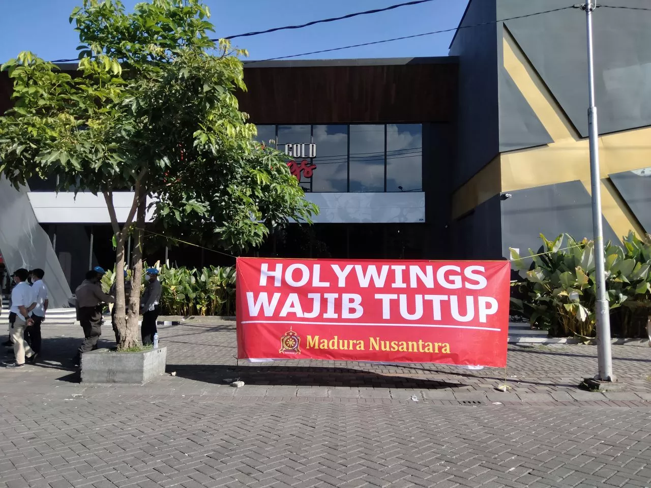 Satpol PP Telah Layangkan Surat Penghentian Operasional Holywings Surabaya