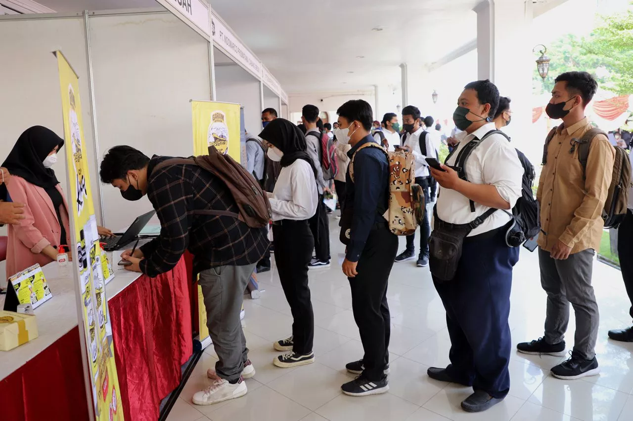 Melamar Pekerjaan di Surabaya Tak Perlu Pakai Berkas Lagi, Simak Artikel Ini
