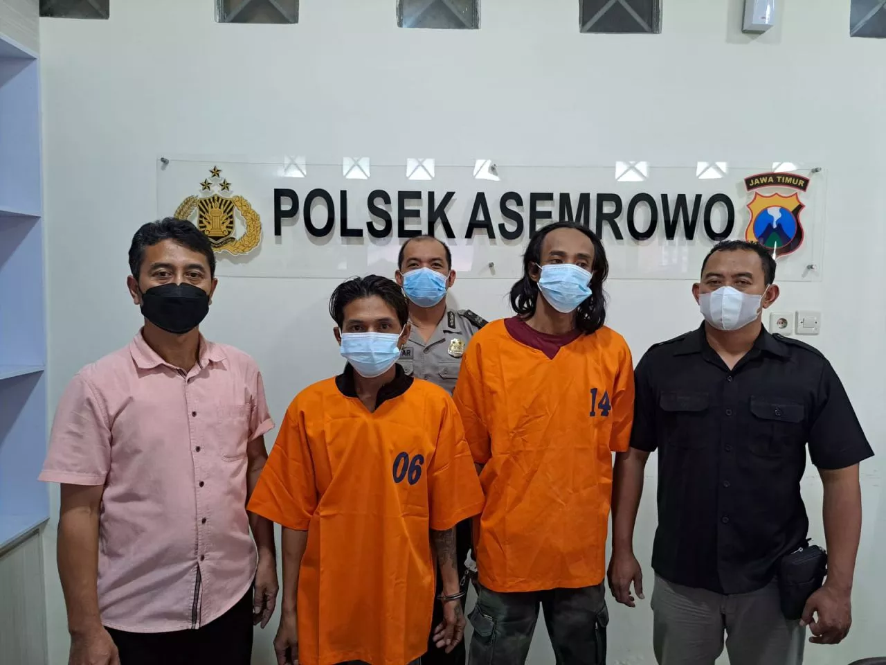 Polisi Bekuk Komplotan Pencuri Besi Penutup Gorong-gorong di Surabaya