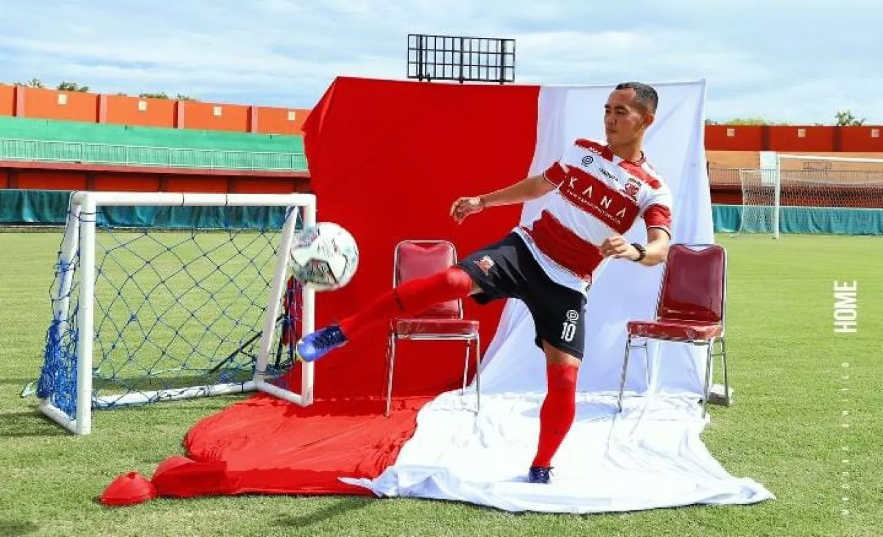 Injak Kain Merah Putih, Launching Jersey Baru Madura United Tuai Polemik