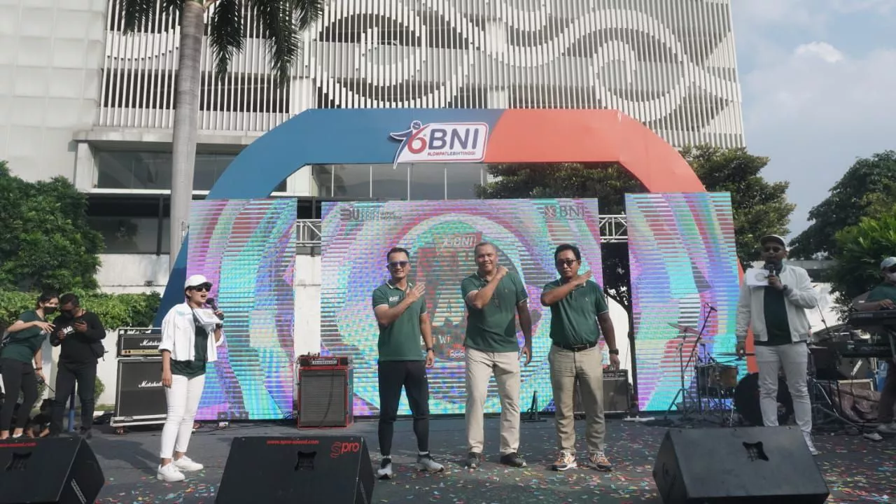 Semarak HUT ke 76, BNI Wilayah 06 Gelar FunWalk dan Exhibition Tenis Meja
