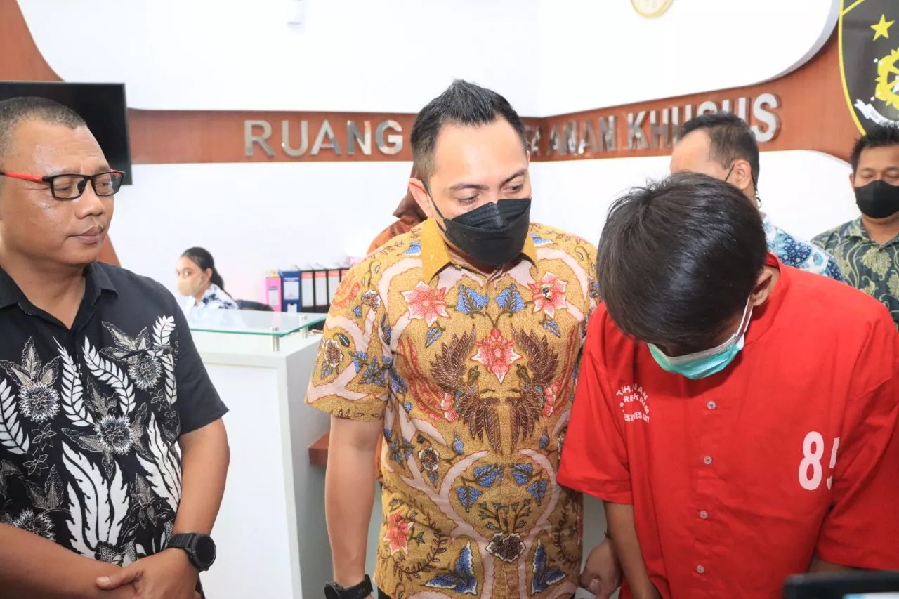 Hobi Ngintip dan Rekam Wanita Mandi, Pemuda di Surabaya ini Diringkus Polisi