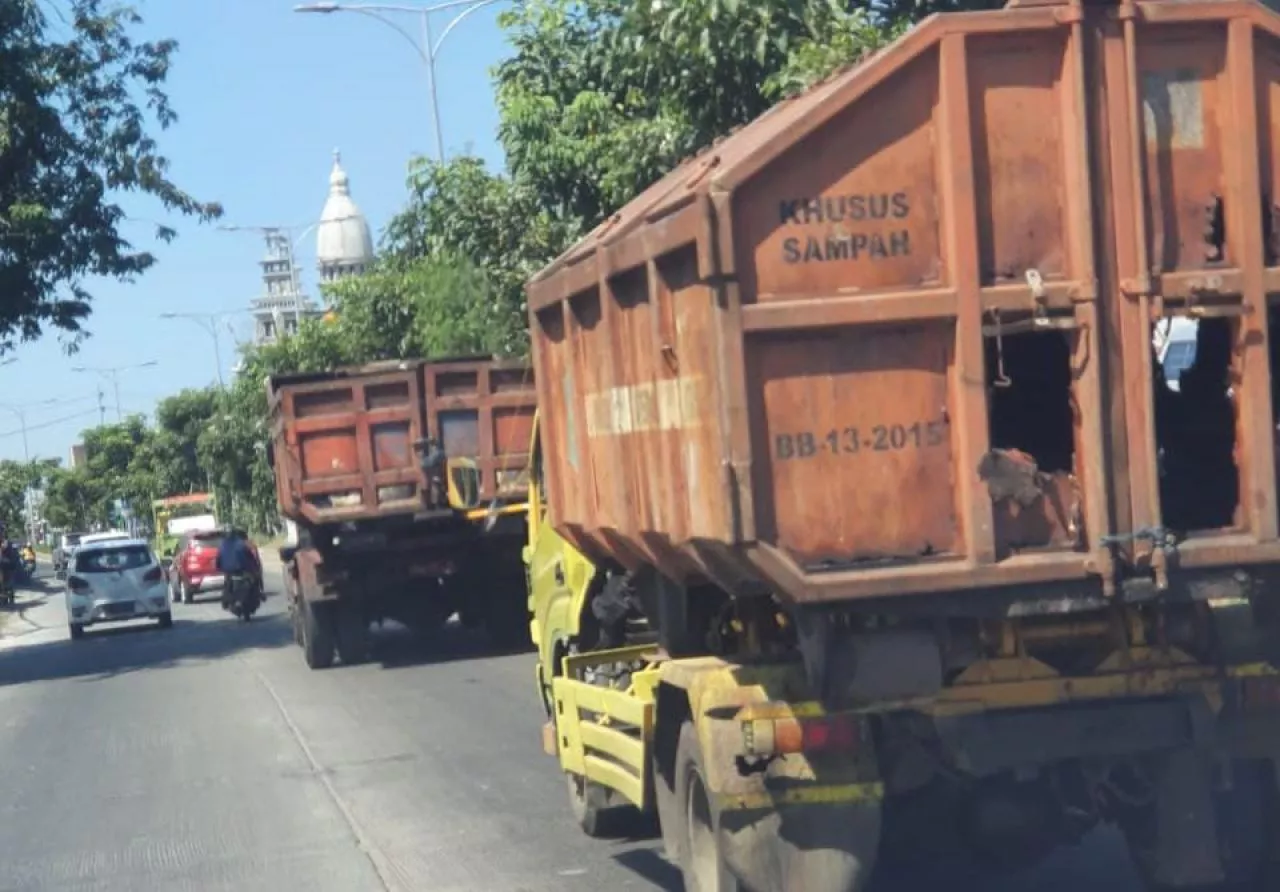 DLH Surabaya Berhentikan Operasional Truk Sampah yang Tak Layak Pakai