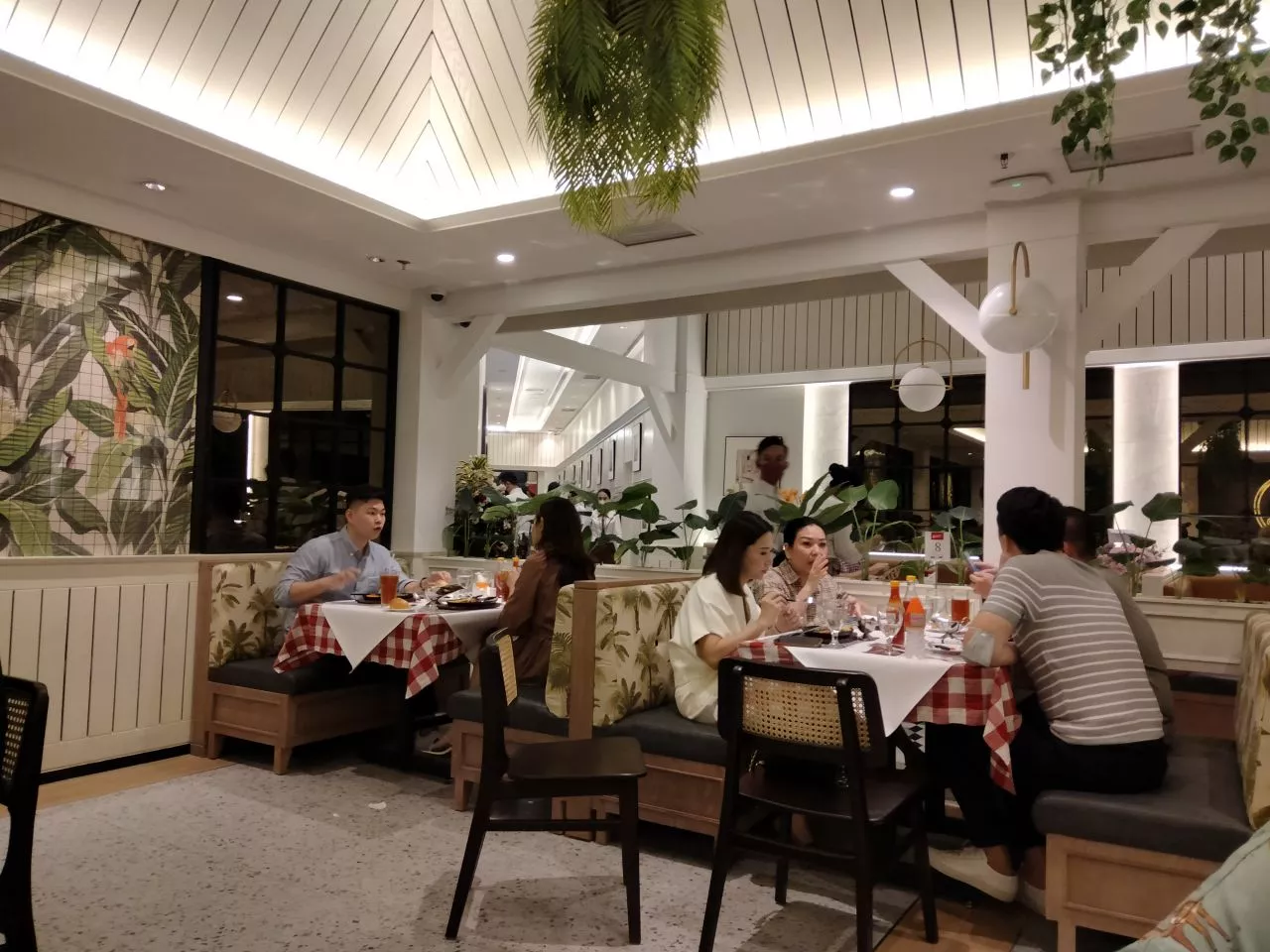 Berkonsep Era Kolonial, Boncafe Buka Gerai Baru di Pakuwon Mall