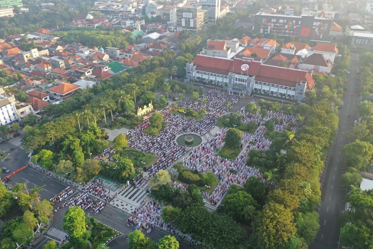 Wali Kota Eri Berencana Salat Idul Adha di Balai Kota Surabaya Besok