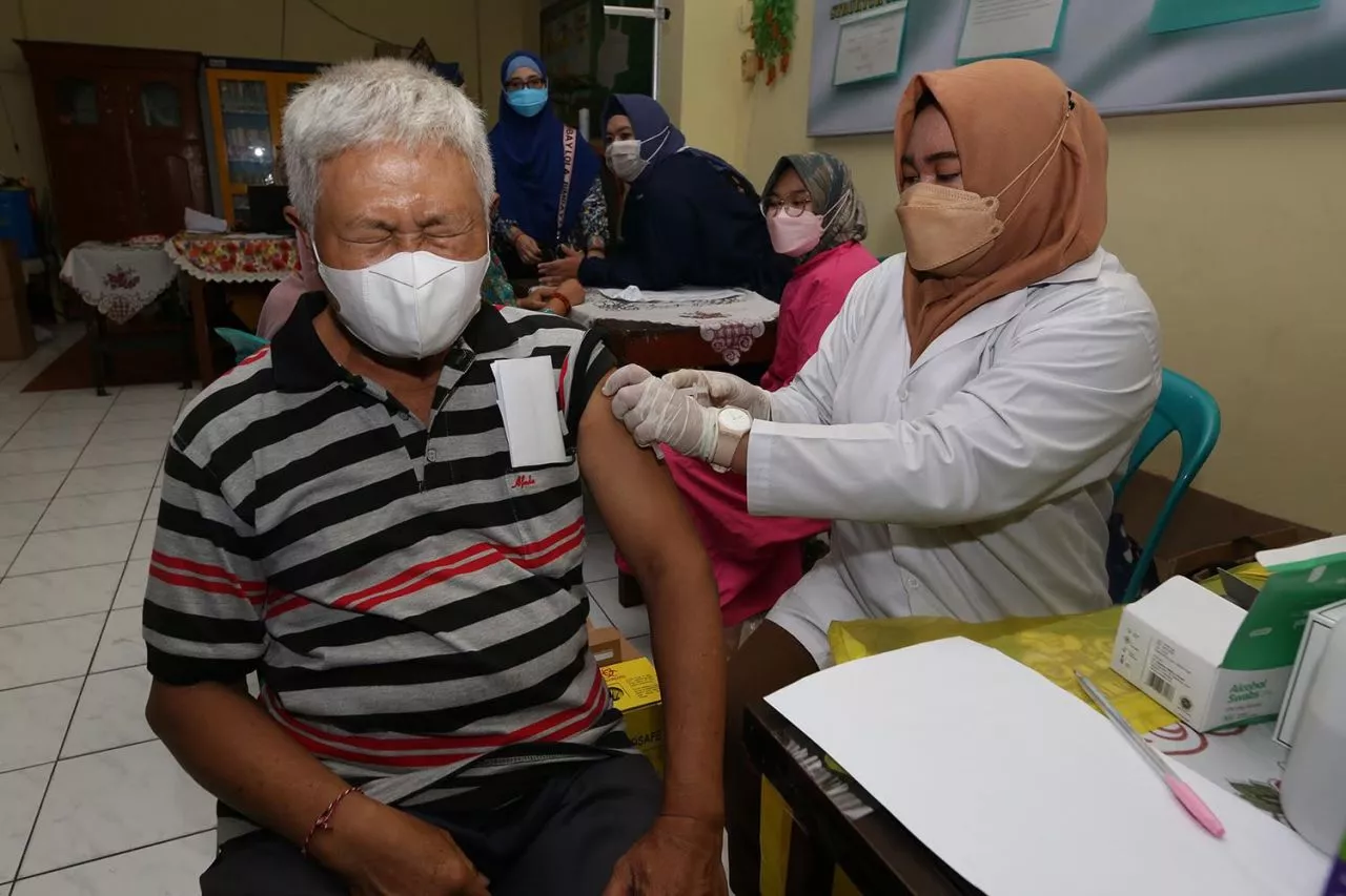 Wali Kota Eri Cahyadi Minta Camat dan Lurah Sediakan Vaksin Booster di Balai RW