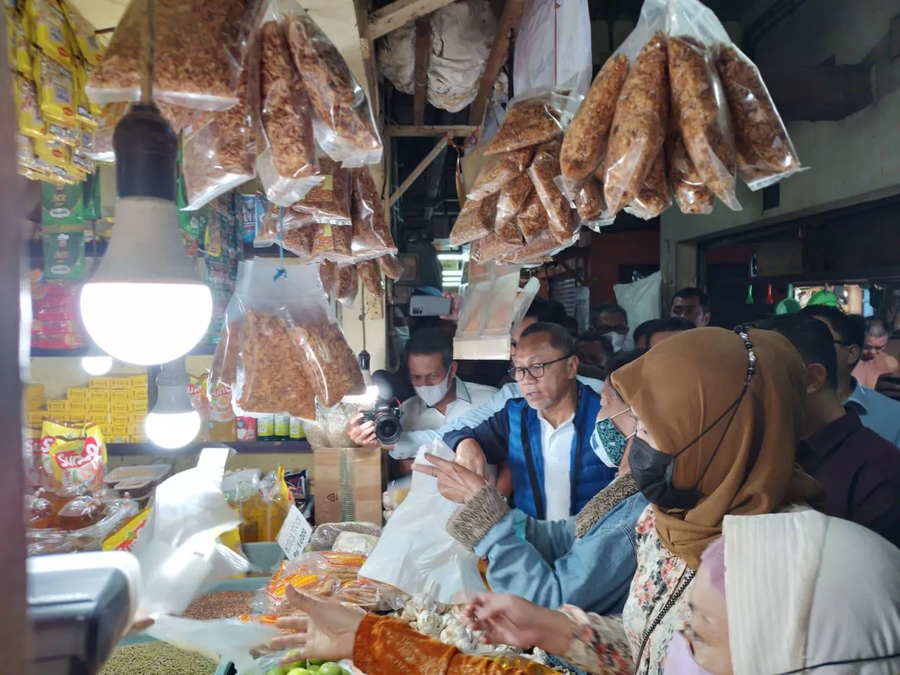 Mendag Zulkifli Hasan Sidak di Pasar Wonokromo Surabaya, Ini Temuannya