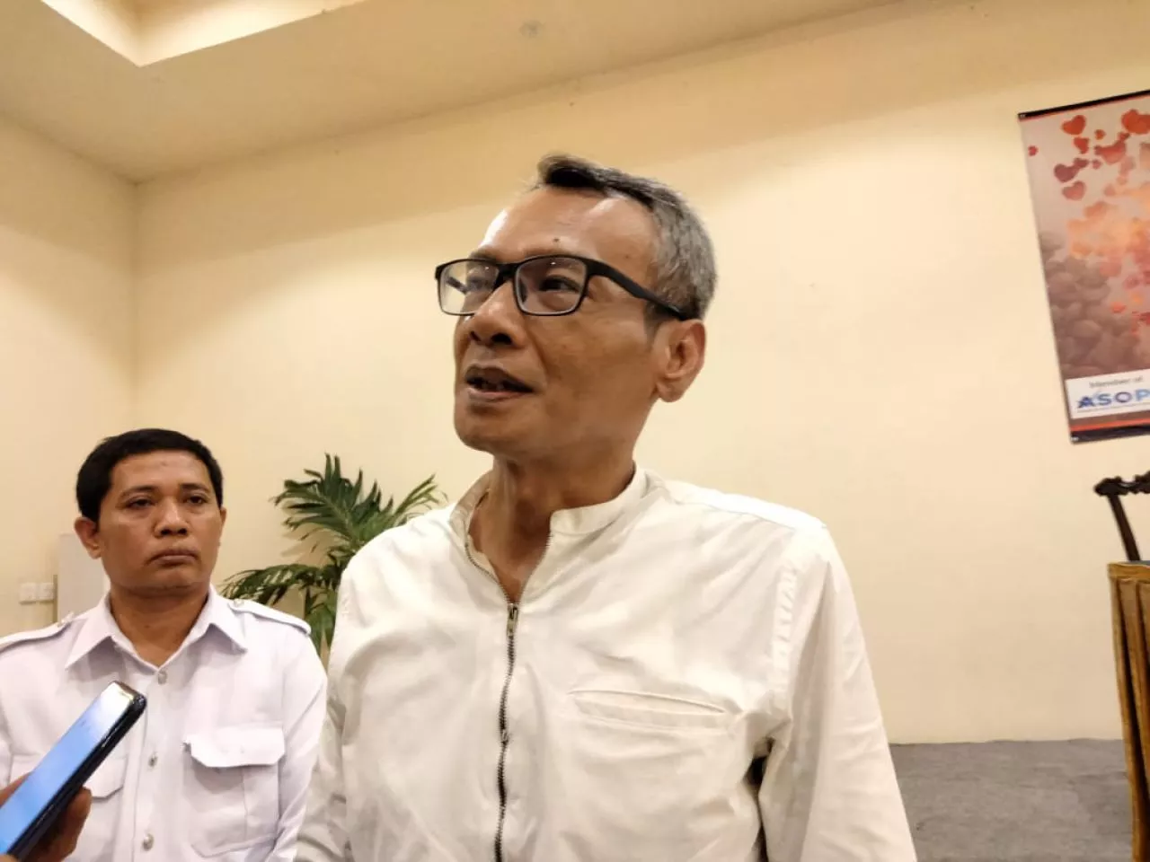 Elektabilitas Eri Cahyadi Bayangi Emil Dardak di Bursa Cawagub Jatim 2024