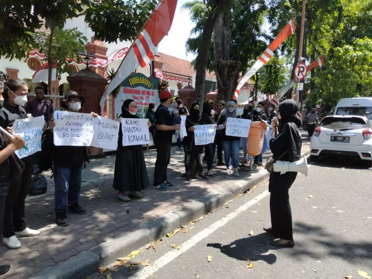 Aliansi Kota Santri Gelar Aksi di PN Surabaya Dukung Korban Pencabulan Jombang