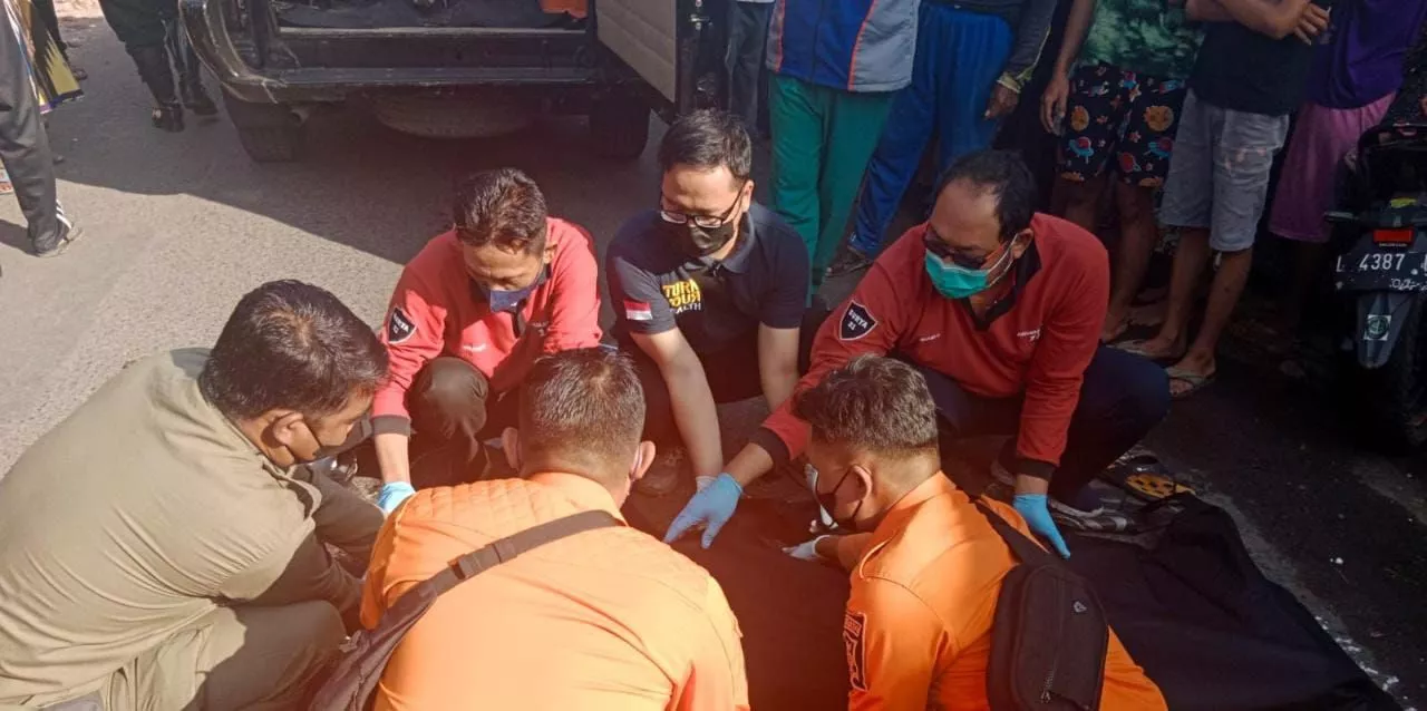 Gagal Salip Truk Tangki Air, Pengendara Motor di Surabaya Tewas Terlindas