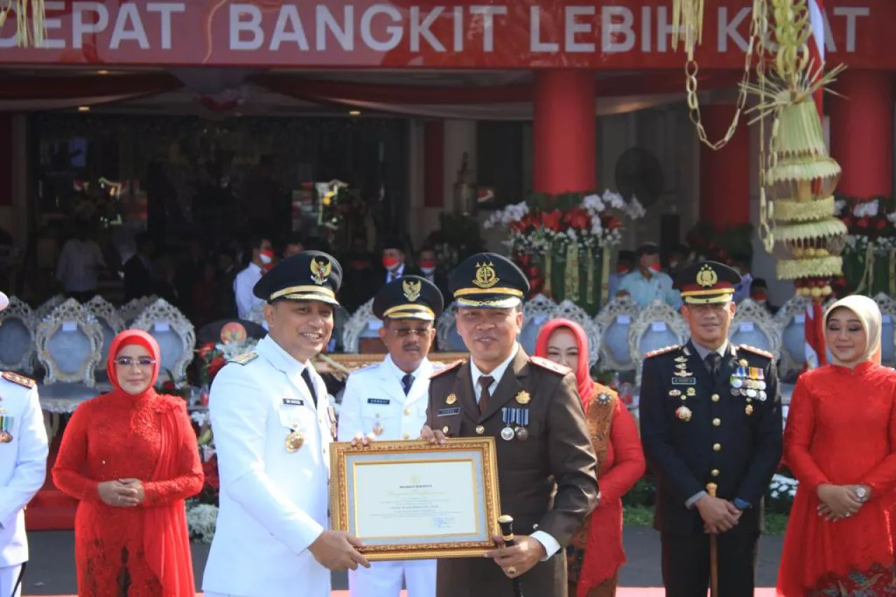 Selamatkan Aset Pemkot Surabaya, Kajari Tanjung Perak Diganjar Penghargaan