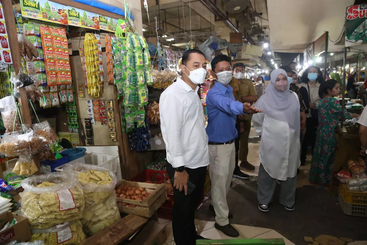 Harga Telur Ayam di Surabaya Merangkak Naik, Wali Kota Eri Turun Tangan