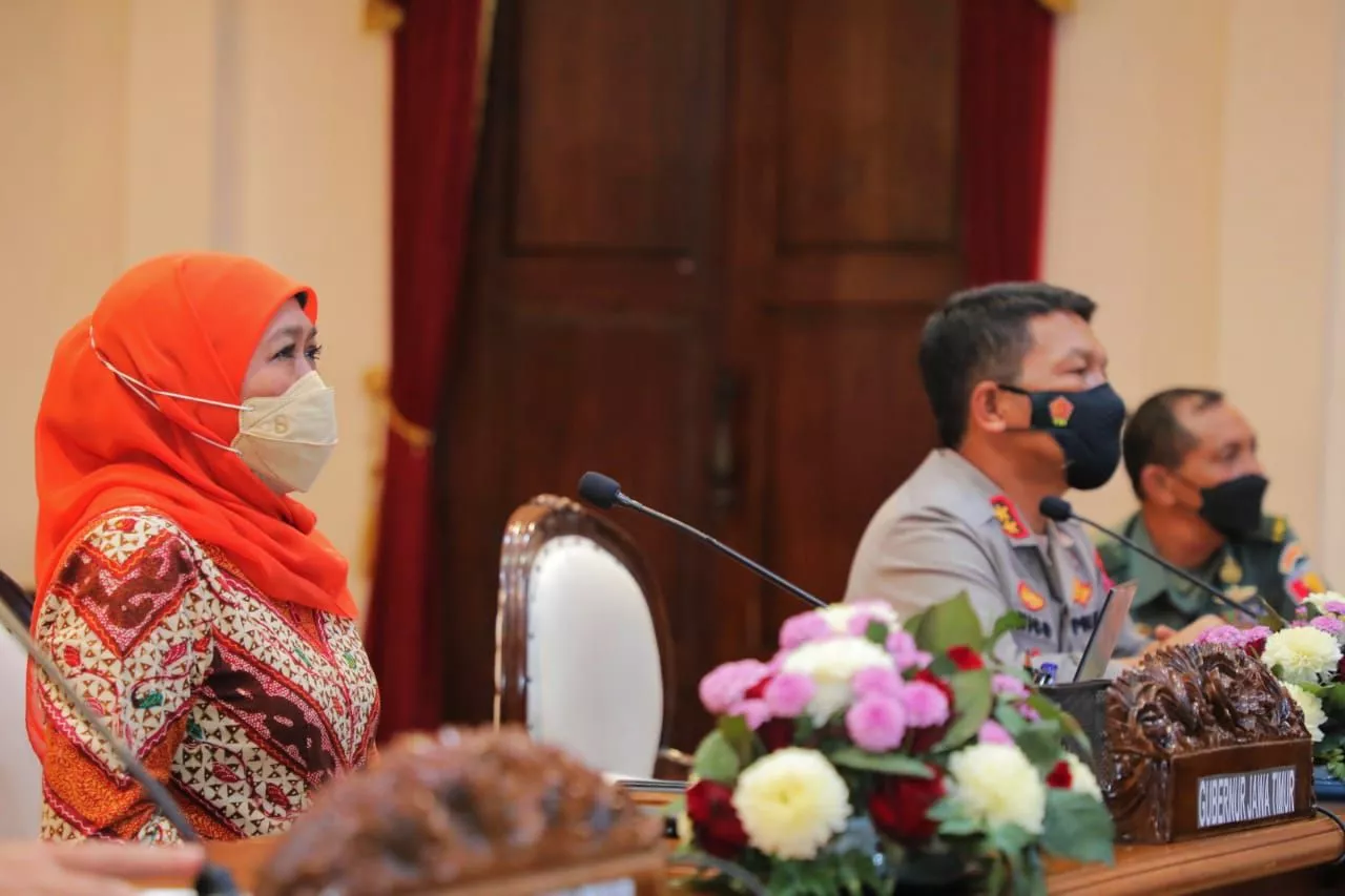Pastikan Stok BBM dan Elpiji Aman, Gubernur Khofifah: Jangan Panic Buying