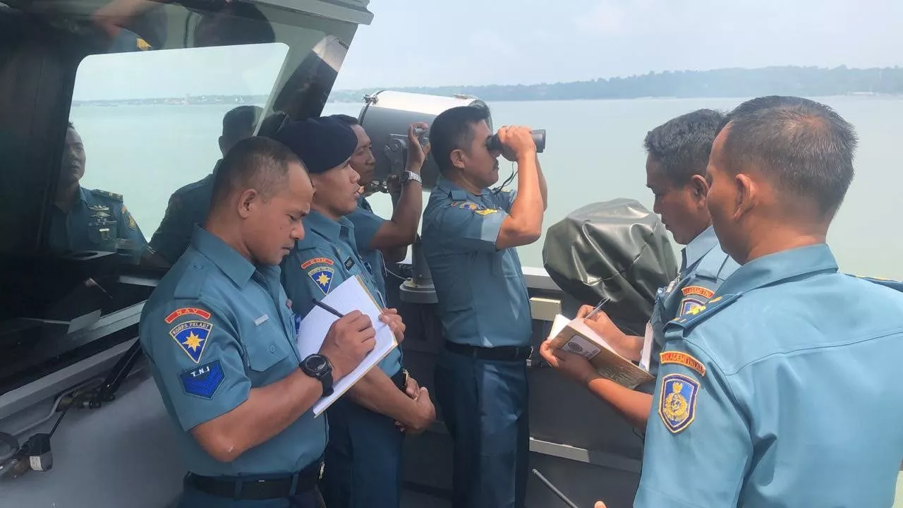 Bantu TNI AL, Mahasiswa ITS Kembangkan Lampu Canggih Automorse untuk Kapal