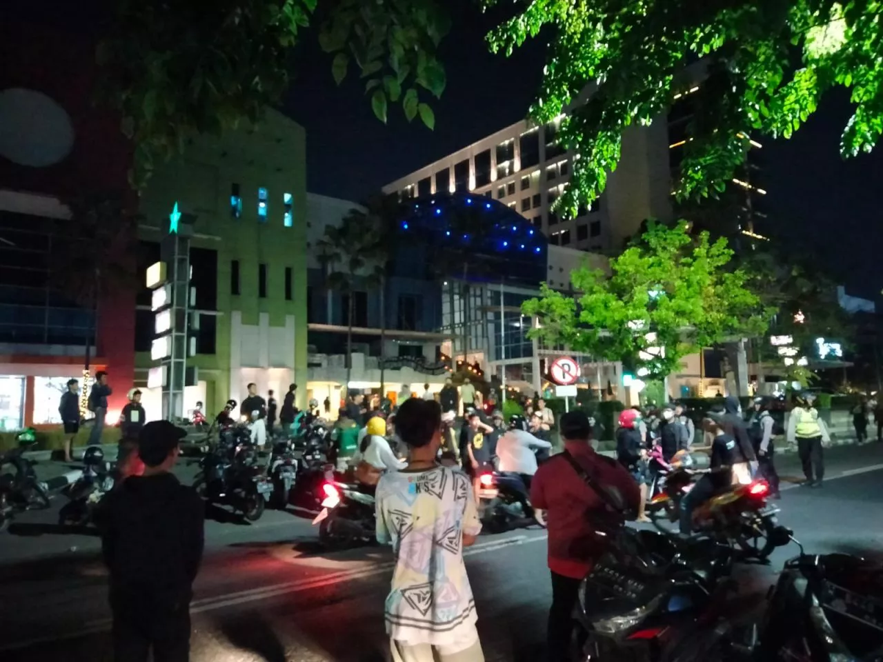 Digeruduk Bonek, Kantor Persebaya Rusak Parah