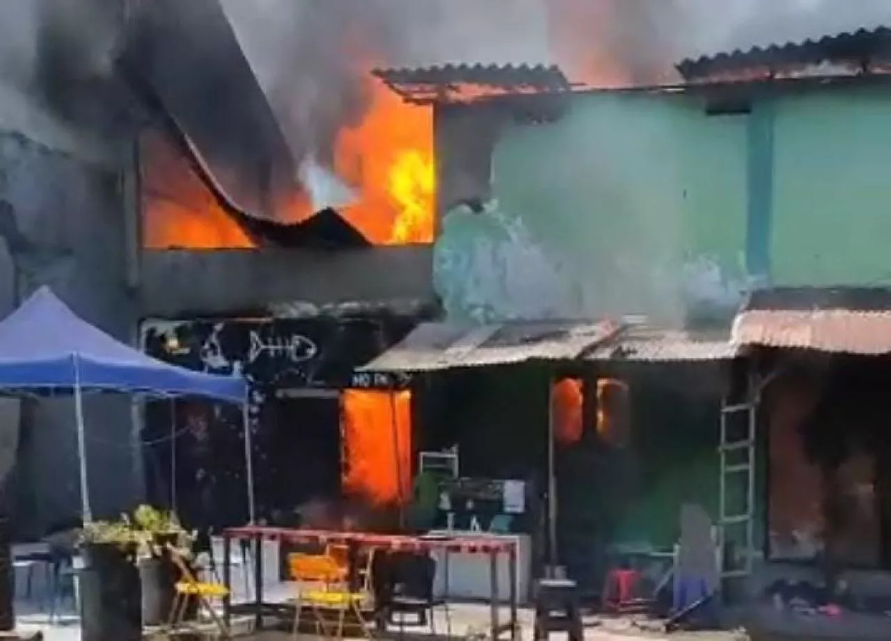 Gudang Penyimpanan Barang Event Organizer di Surabaya Terbakar