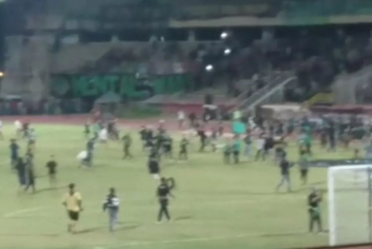Persebaya Kalah 2-1 Versus RANS United, Bonek Ngamuk di Stadion Sidoarjo