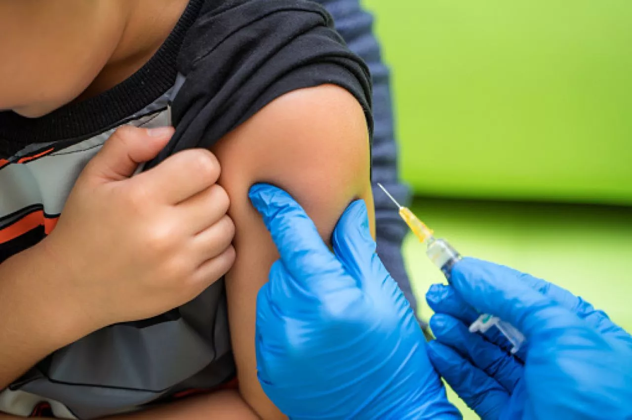 Jemaah Umroh di Surabaya Gagal Berangkat Gara-gara Stok Vaksin Meningitis Habis