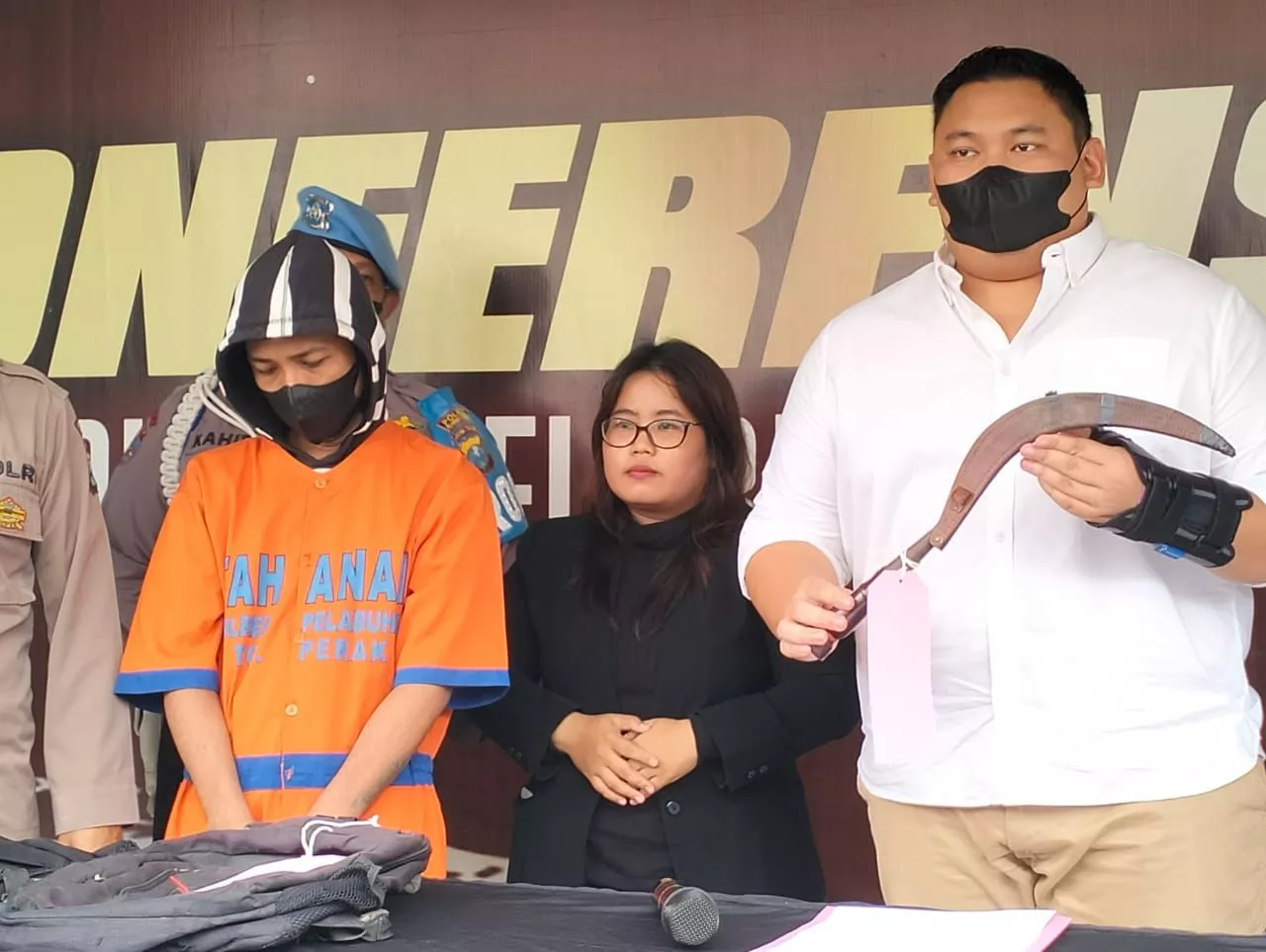 Karena Baper, Pria di Surabaya ini Bacok Orang Tak Dikenal hingga Tewas