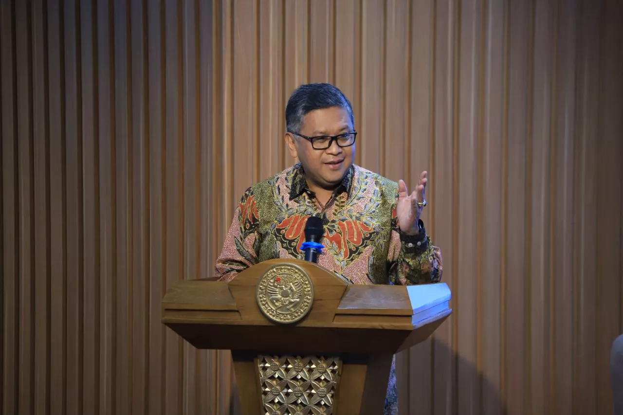 Hasto Paparkan Geopolitik Bung Karno Ke Peserta 29 Negara di Konferensi Unair