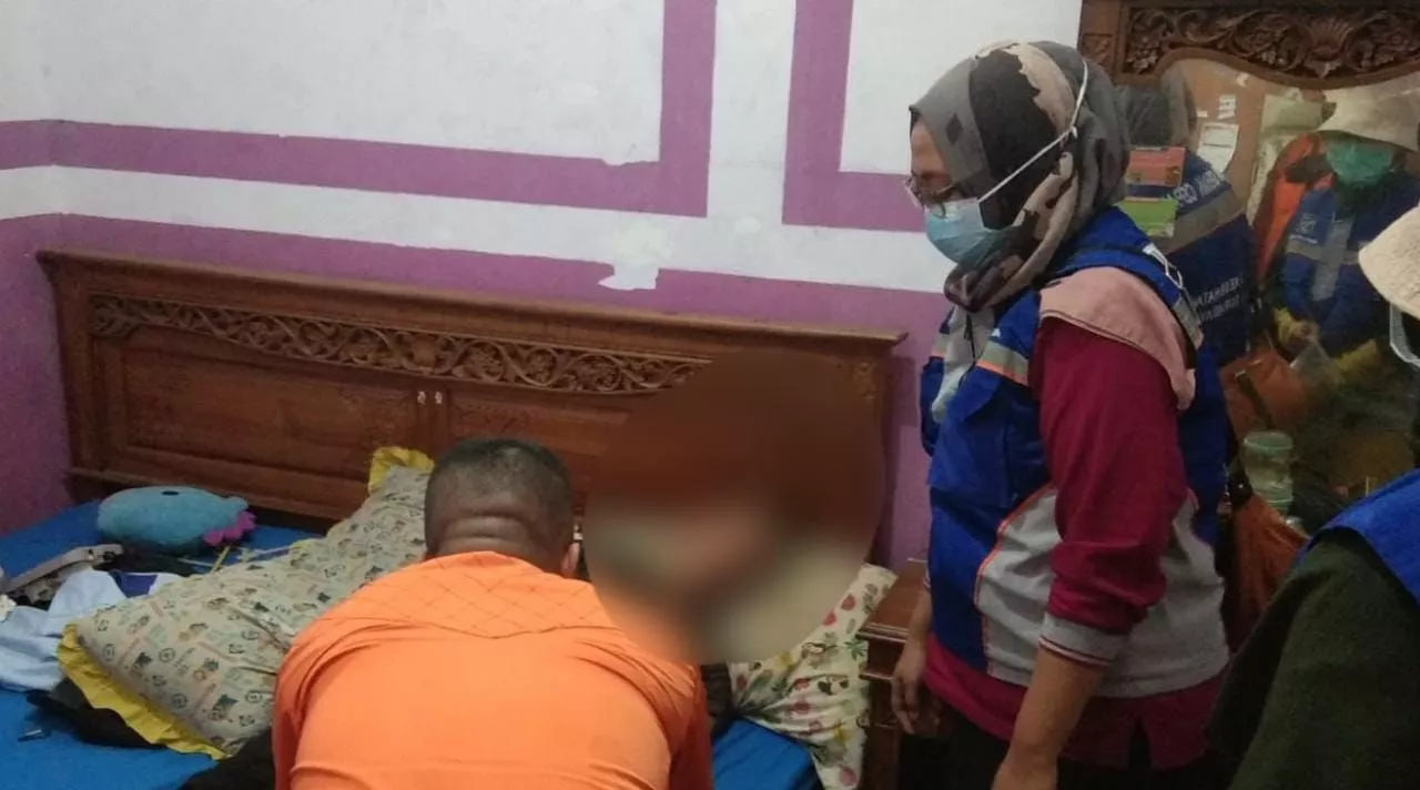 Percobaan Bunuh Diri, Pria di Surabaya ini Tusuk Lengannya dengan Jarum Besar