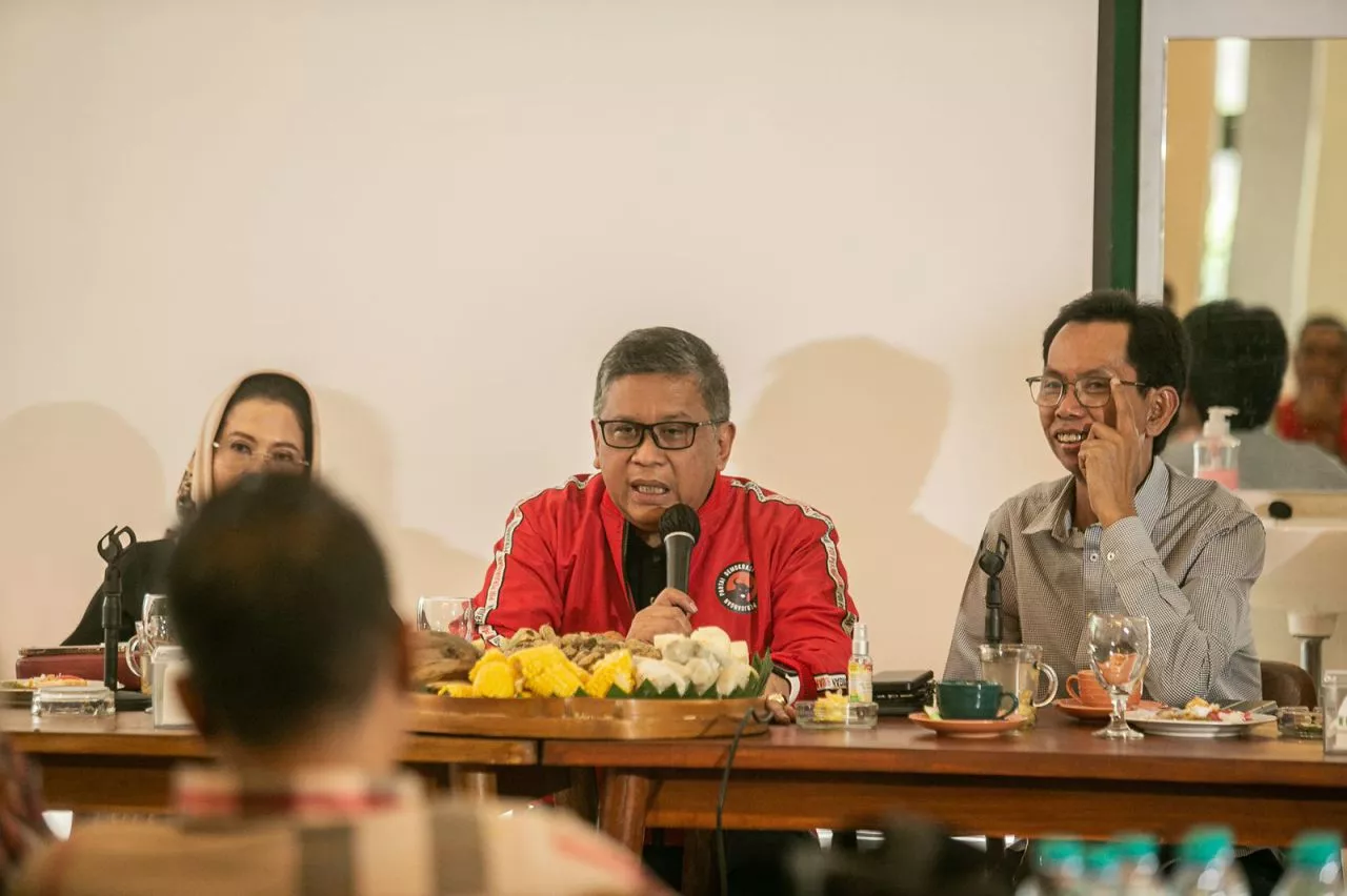 Kunjungi Rumah Padat Karya Surabaya, Sekjen PDIP: Cermin Gotong-royong