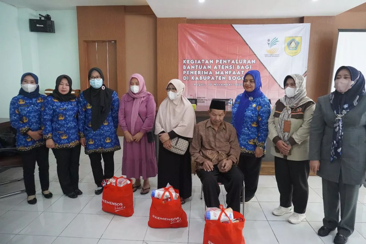 Kemensos Hadir di Bogor Salurkan Bantuan ATENSI Bagi 164 Penerima Manfaat
