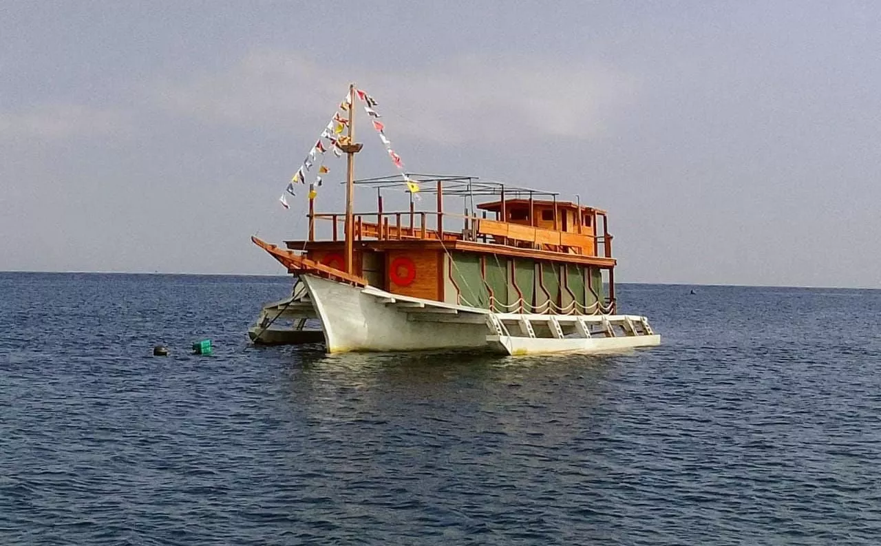 Wisata Baru di Probolinggo, Rasakan Sensasi Berlayar & Menginap di Kapal Pinisi