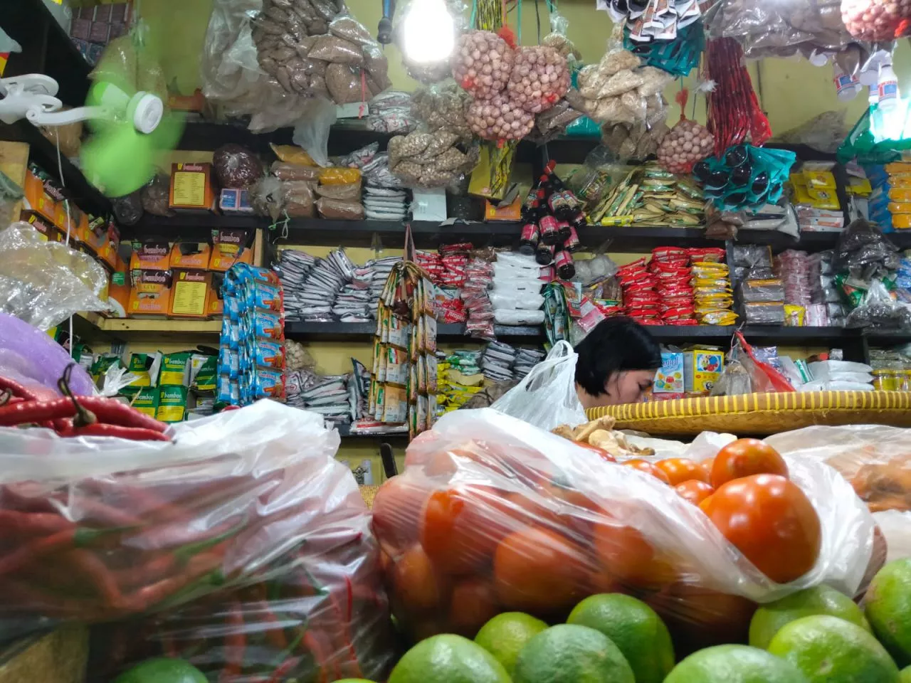 Harga Sembako di Surabaya Naik Jelang Nataru, Berikut Hasil Liputan selalu.id
