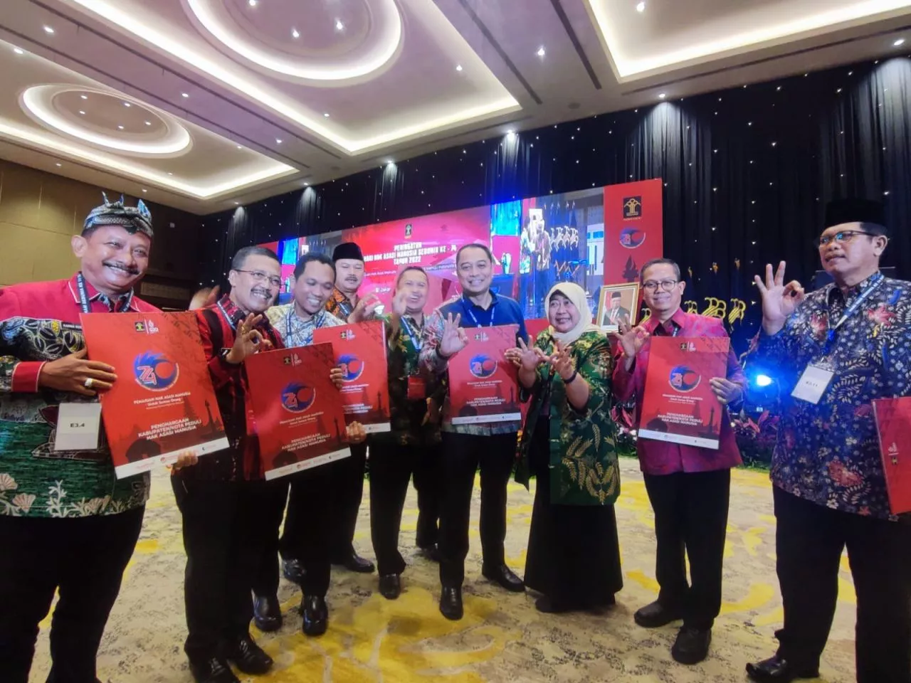 Peduli Hak Asasi Manusia, Pemkot Surabaya Diganjar Penghargaan