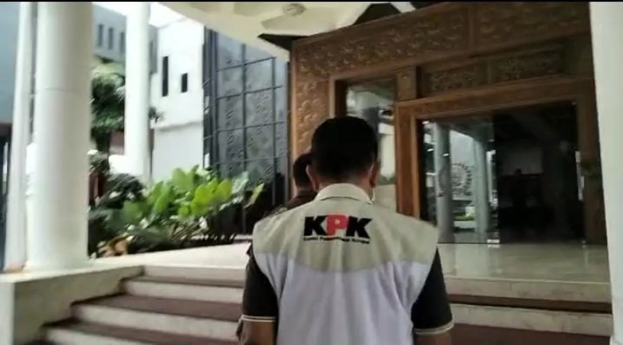 Kembali Datangi Gedung DPRD Jatim, KPK Masuk ke Ruang Fraksi PKB dan PDIP
