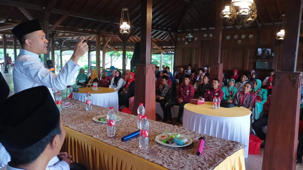 DPR RI Yakin KAI Sukses Tangani Angkutan Natal dan Tahun Baru 2023