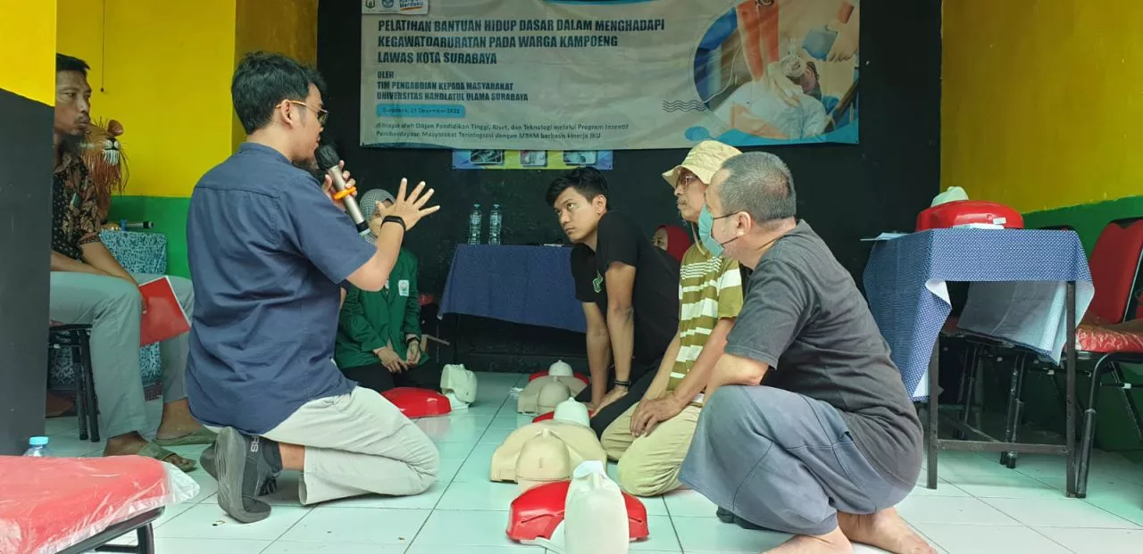 Unusa Beri pelatihan Warga Kampung Maspati Cegah dan Tanggap Kebakaran