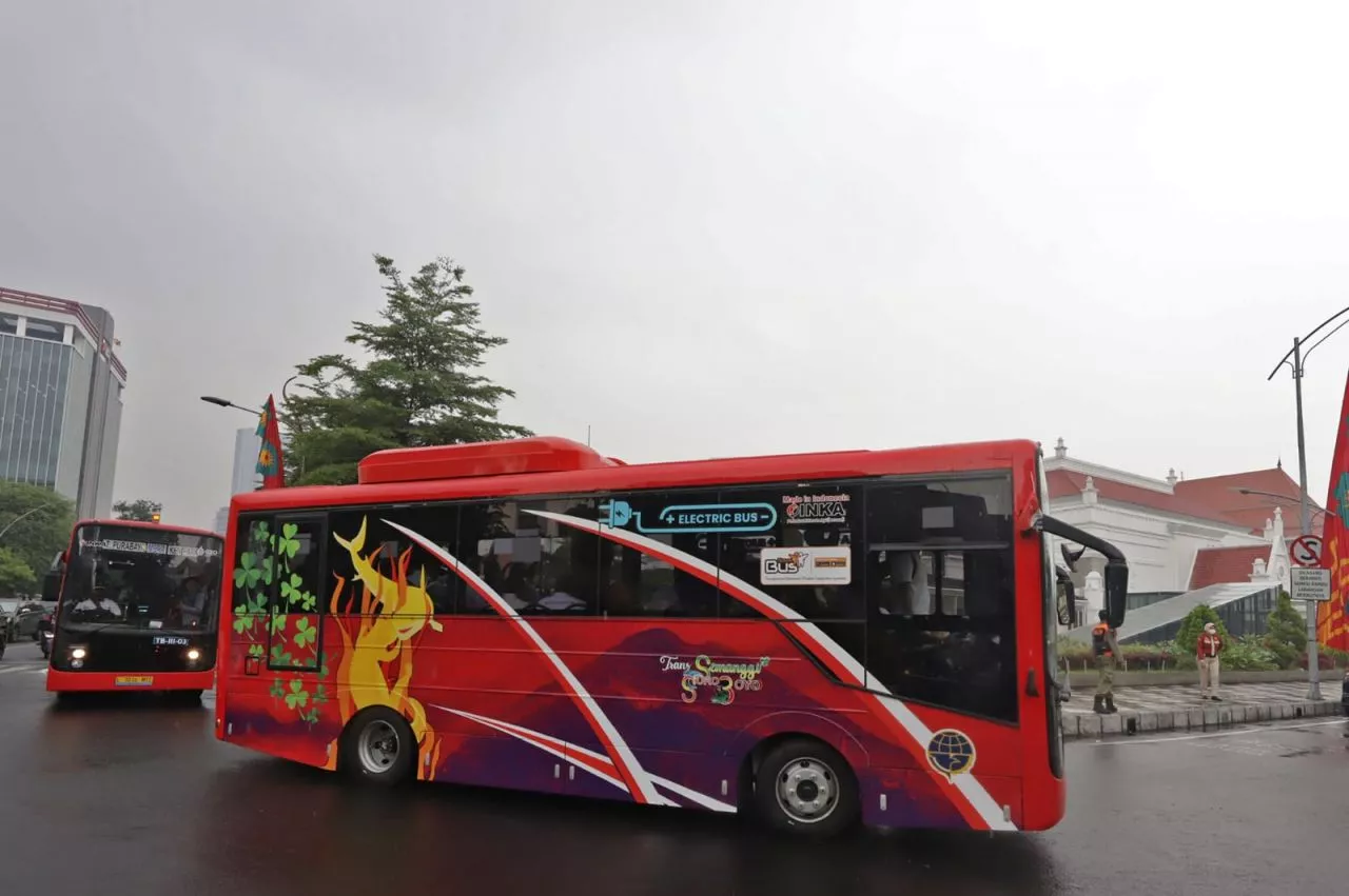 13 Bus Bekas KTT G20 Diperbaiki dan Disempurnakan oleh ITS dan PT INK
