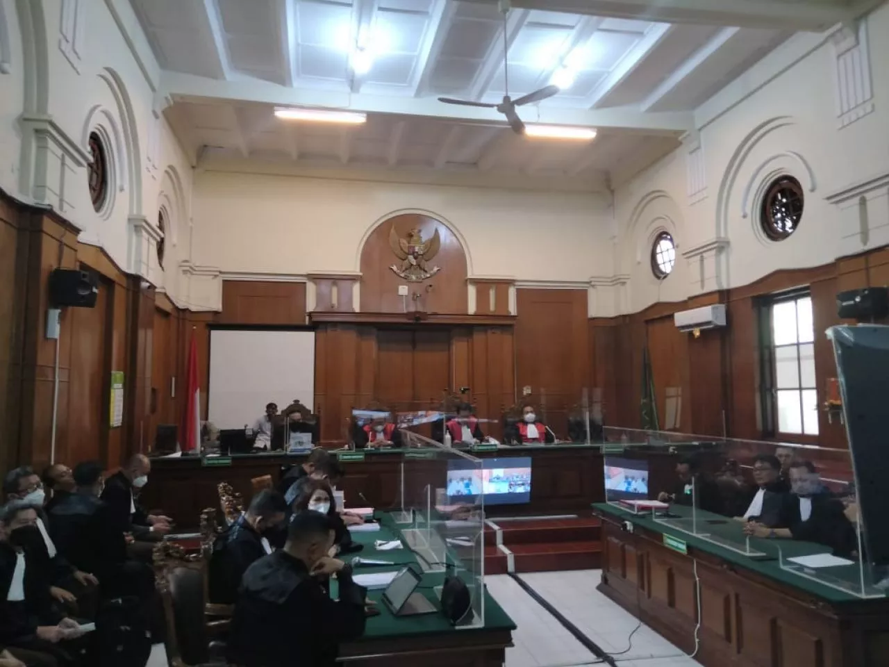 Sidang Perdana Kerusuhan Kanjuruhan, Tiga Polisi Didakwa karena Gas Air Mata