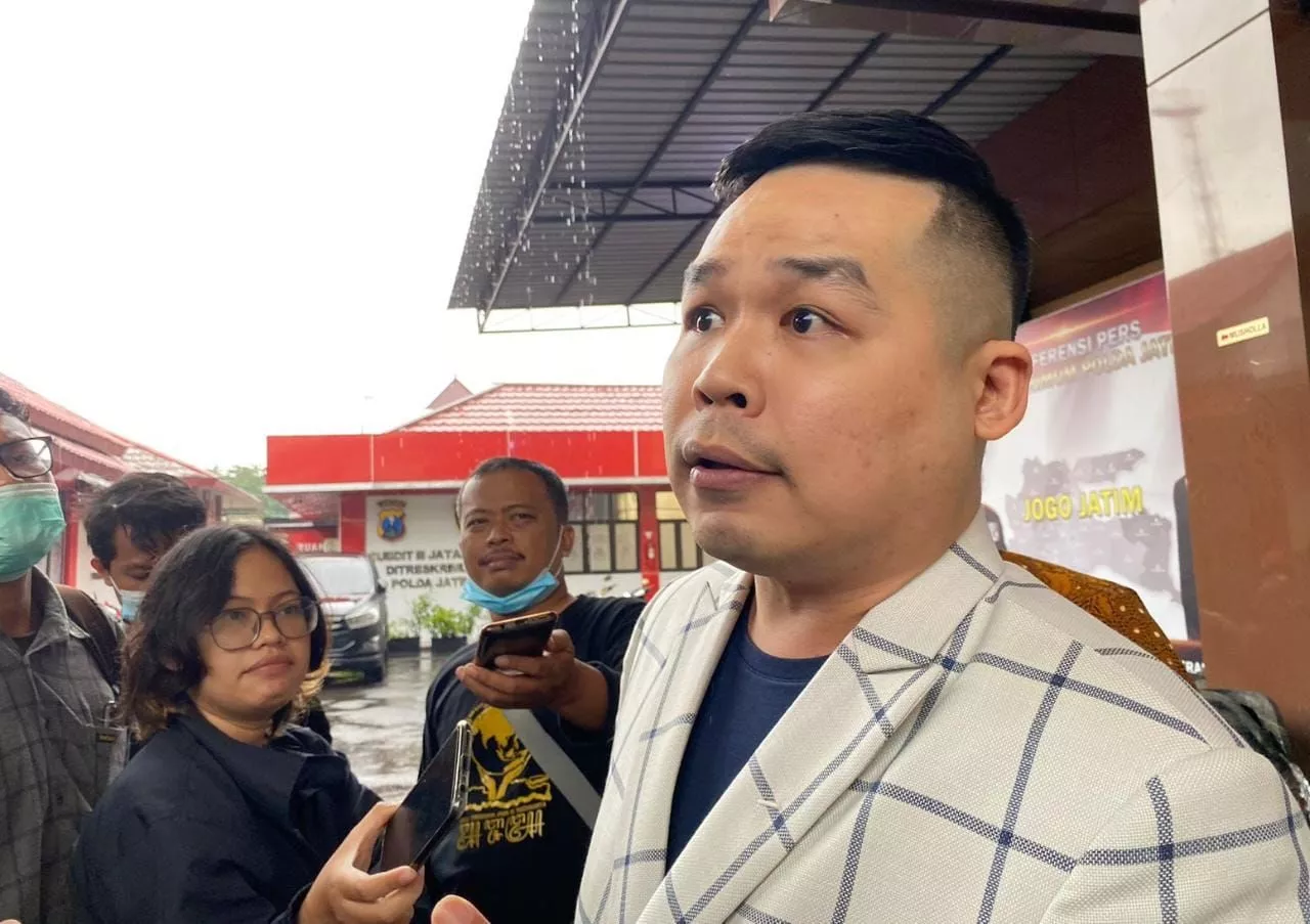 Kuasa Hukum Ferry Irawan Sebut Darah dari Hidung Venna Melinda Hanya Mimisan
