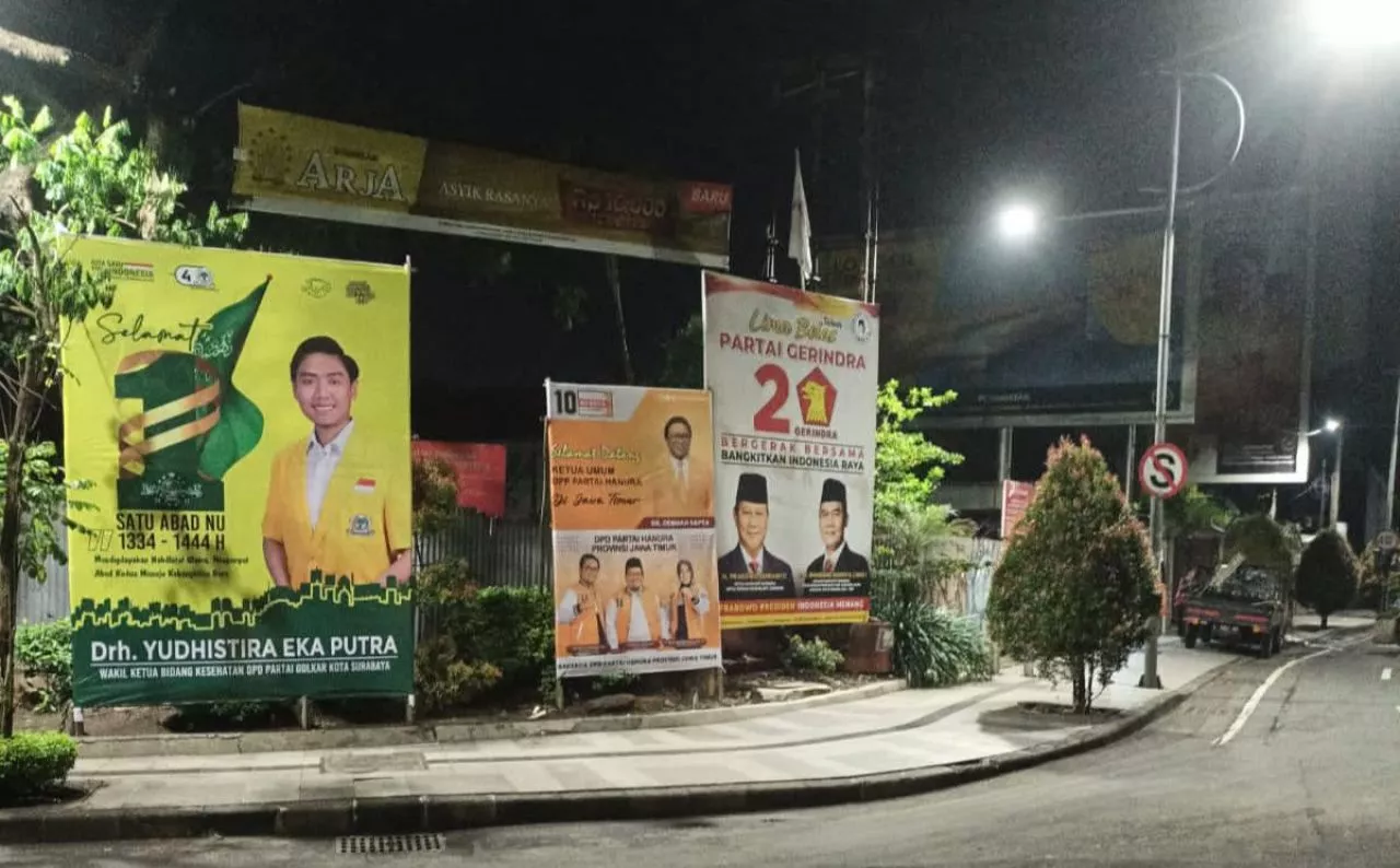 Banyak Bermunculan Baliho Politisi di Jalanan Surabaya Pada Peringatan 1 Abad NU