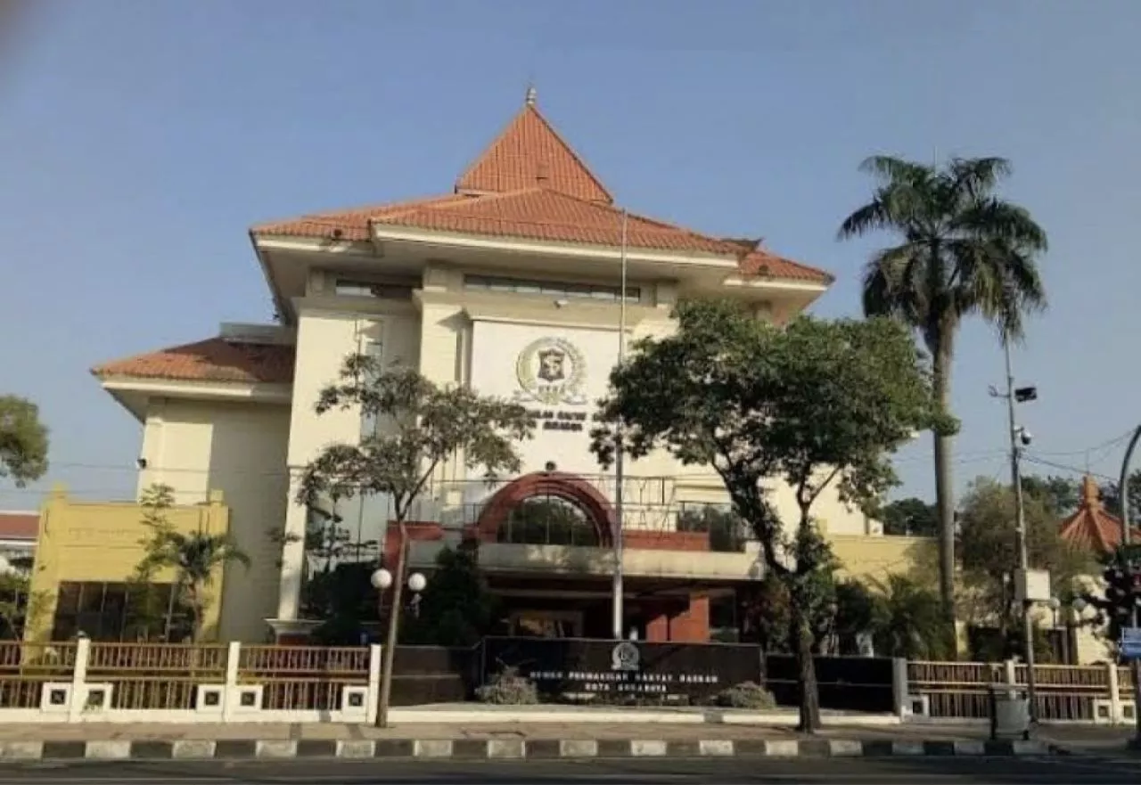 DPRD Surabaya Tolak Keras Rencana KBS Buka Malam Hari