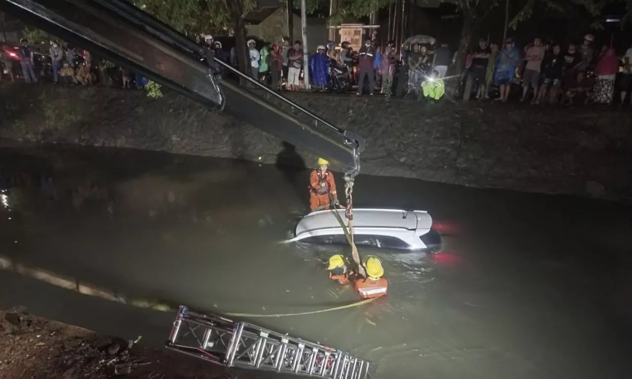 Honda Mobilio Tercebur Sungai di Gunung Anyar Surabaya, Ini Penyebabnya