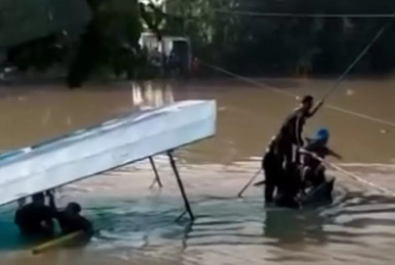 Mendebarkan, Begini Cerita Kepanikan Penumpang saat Perahu Tambang Tenggelam