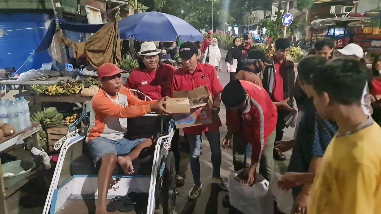 Ajarkan Gotong Royong ke Generasi Muda, PDIP Surabaya Gandeng TMP Gelar Grebek Sahur