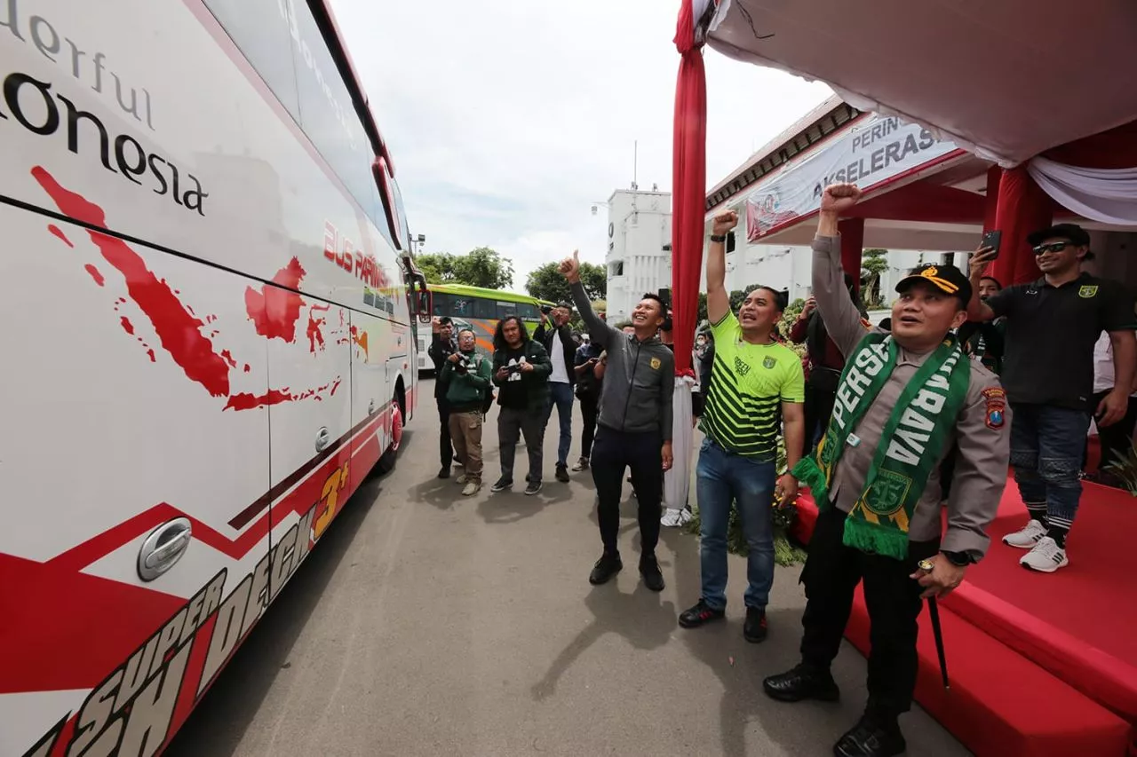 Wali Kota Eri Cahyadi Dampingi Bonek Tonton Laga Away Persebaya di Semarang