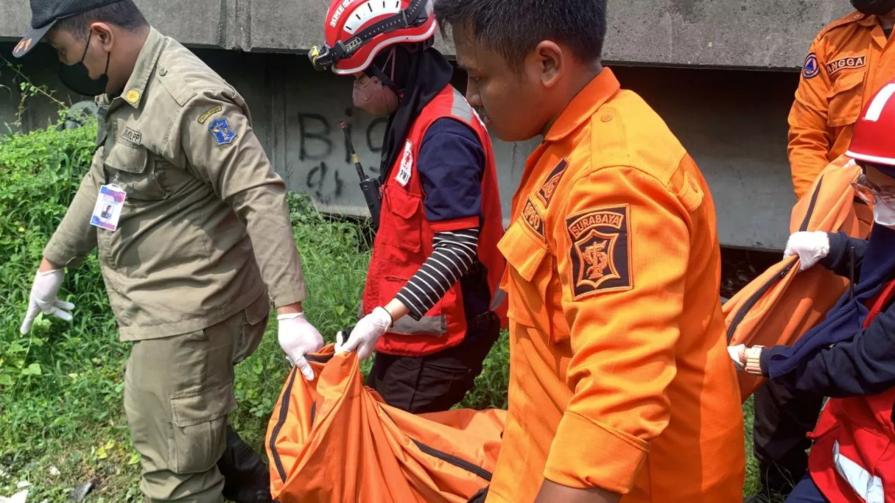 Seorang Kakek Ditemukan Meninggal di Bawah Tol Dupak Surabaya