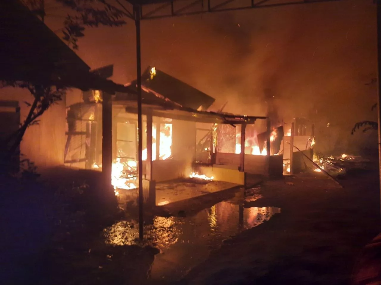 Malam Takbiran, Tujuh Rumah di Pondok Benowo Indah Terbakar