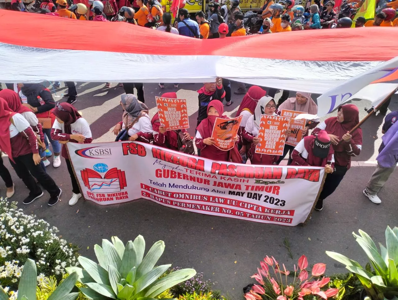 Aksi May Day di Jawa Timur Juga Suarakan Pilih Capres yang Pro Buruh