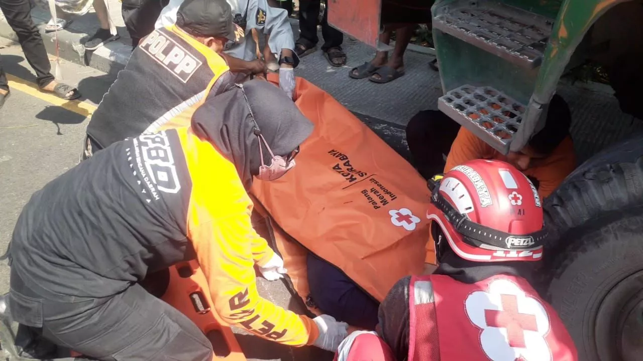 Penumpang Motor Tewas Terseret Truk Trailer di Surabaya, Begini Kronologinya