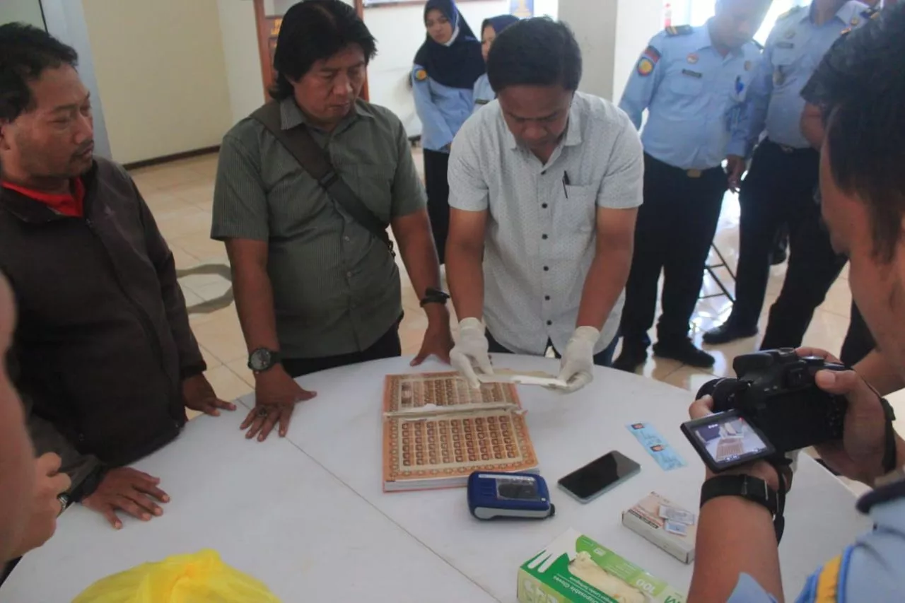 Edan! Wanita Ini Selundupkan Sabu dalam Alquran ke Lapas