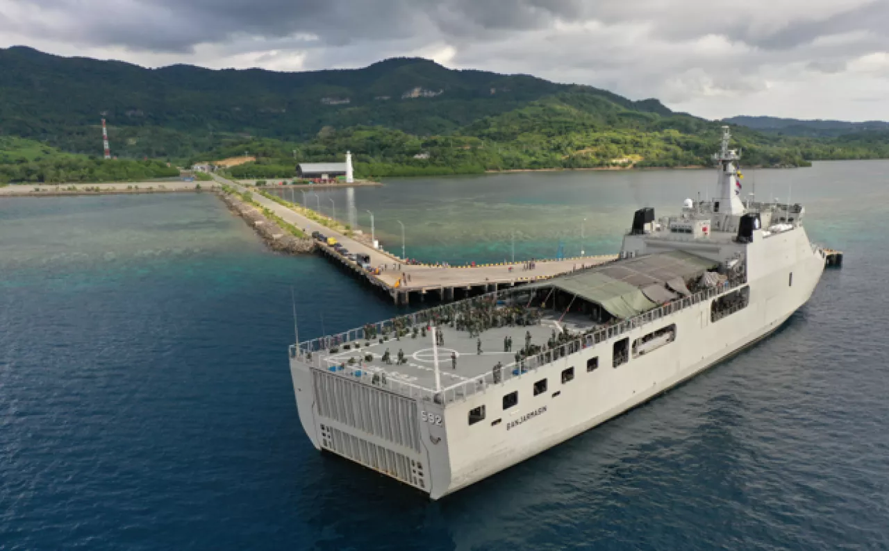 Dukung KTT ASEAN 2023, Pelindo Cabang Pelabuhan Bajo Layani Sandar KRI Banjarmasin 592